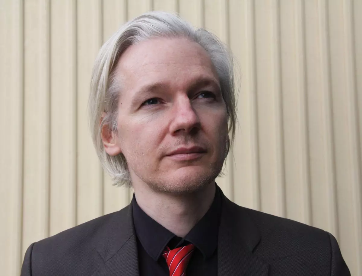Julian Assange risque l'extradition aux États-Unis pour avoir révélé les secrets américains sensibles